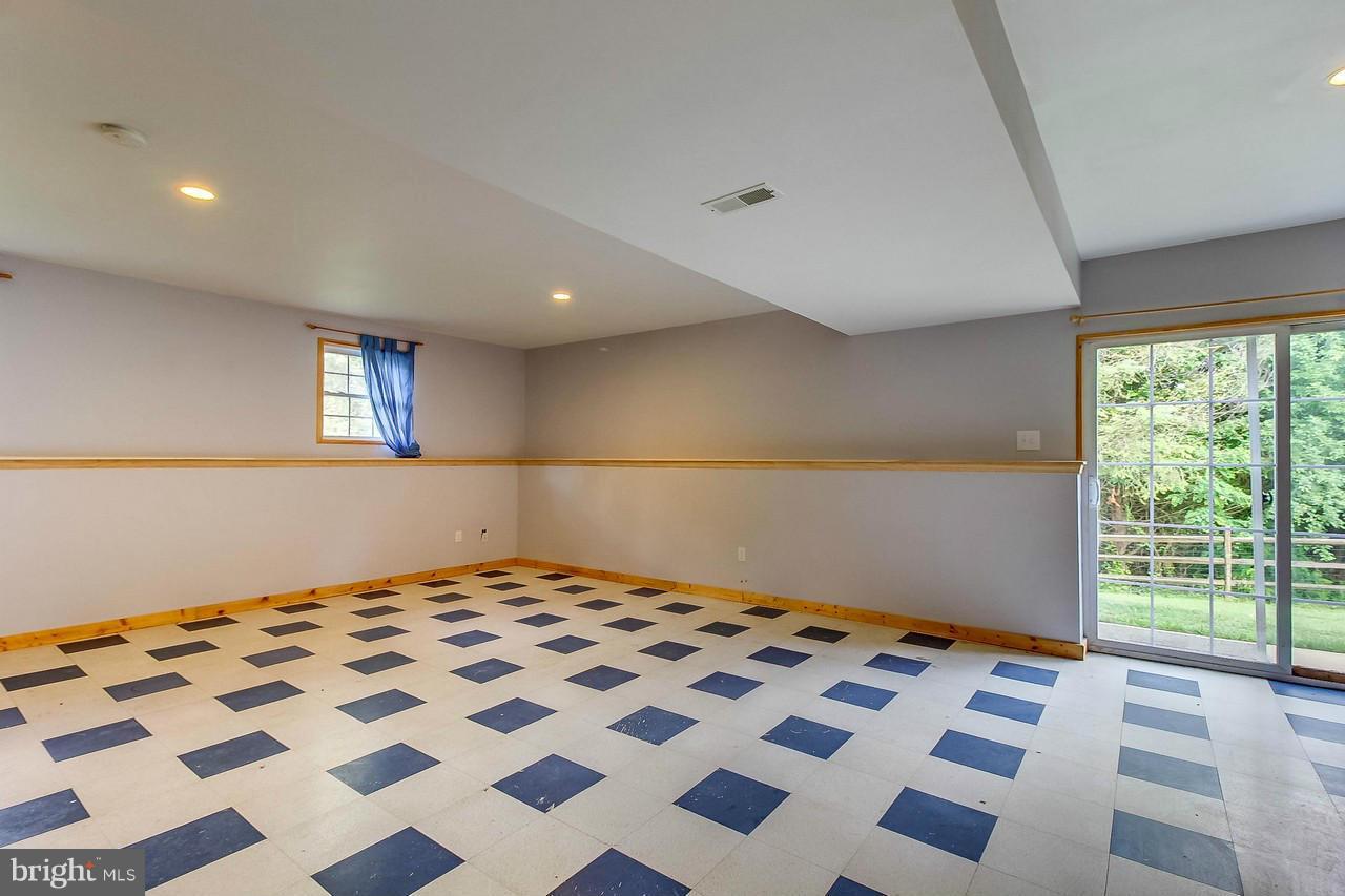 4203 North Hunter Road Hampstead, MD 21074 - Photo 18 of 25 Family Room