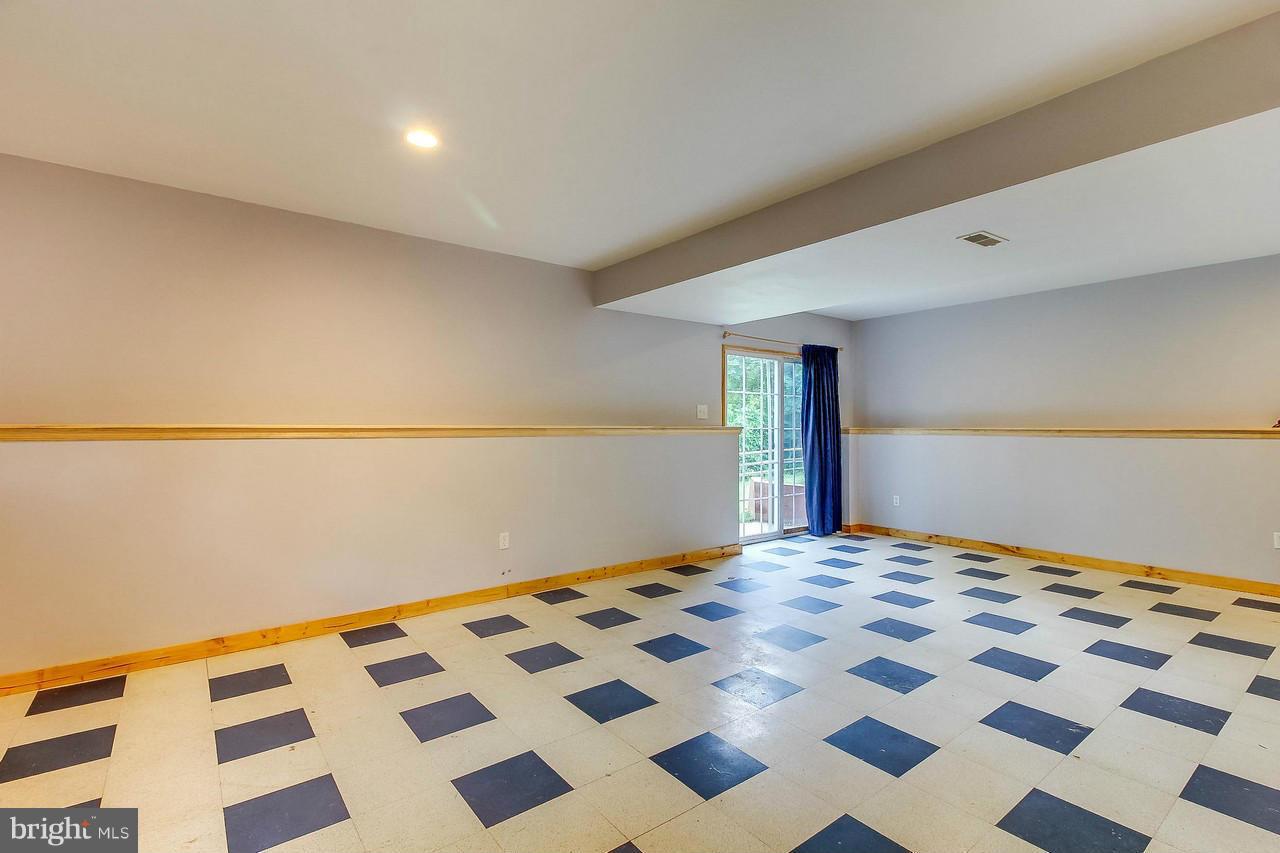 4203 North Hunter Road Hampstead, MD 21074 - Photo 19 of 25 Family Room