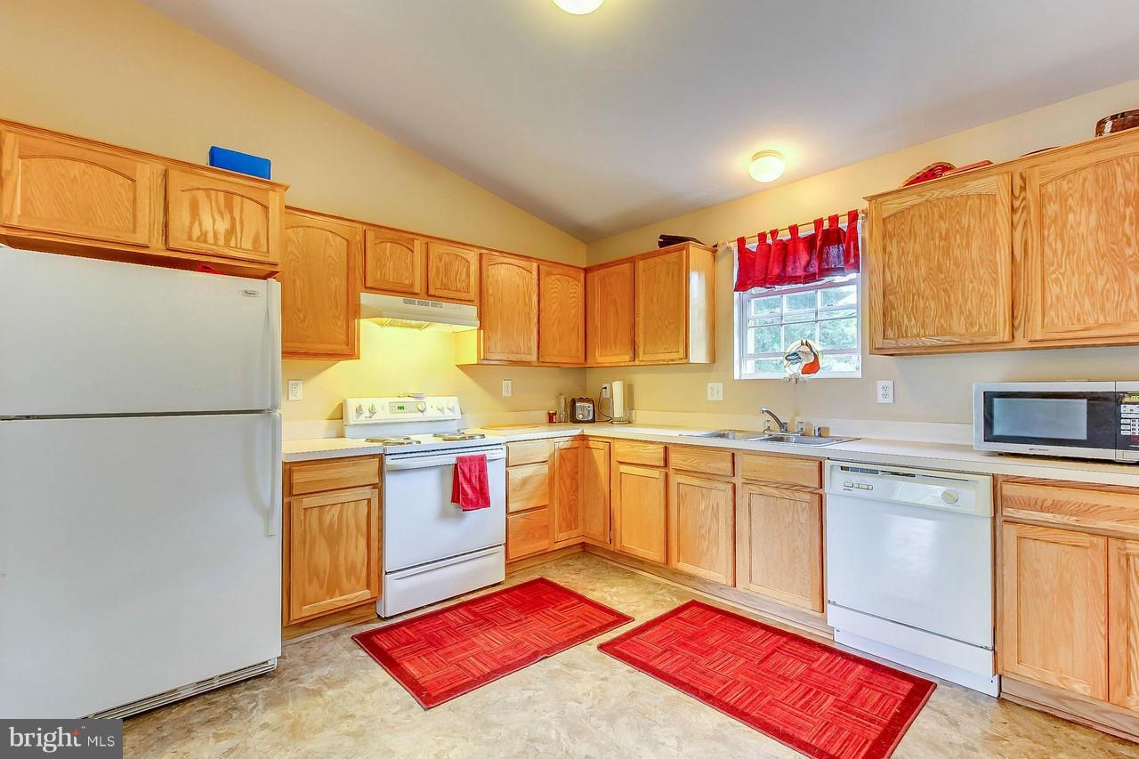 4203 North Hunter Road Hampstead, MD 21074 - Photo 5 of 25 Kitchen
