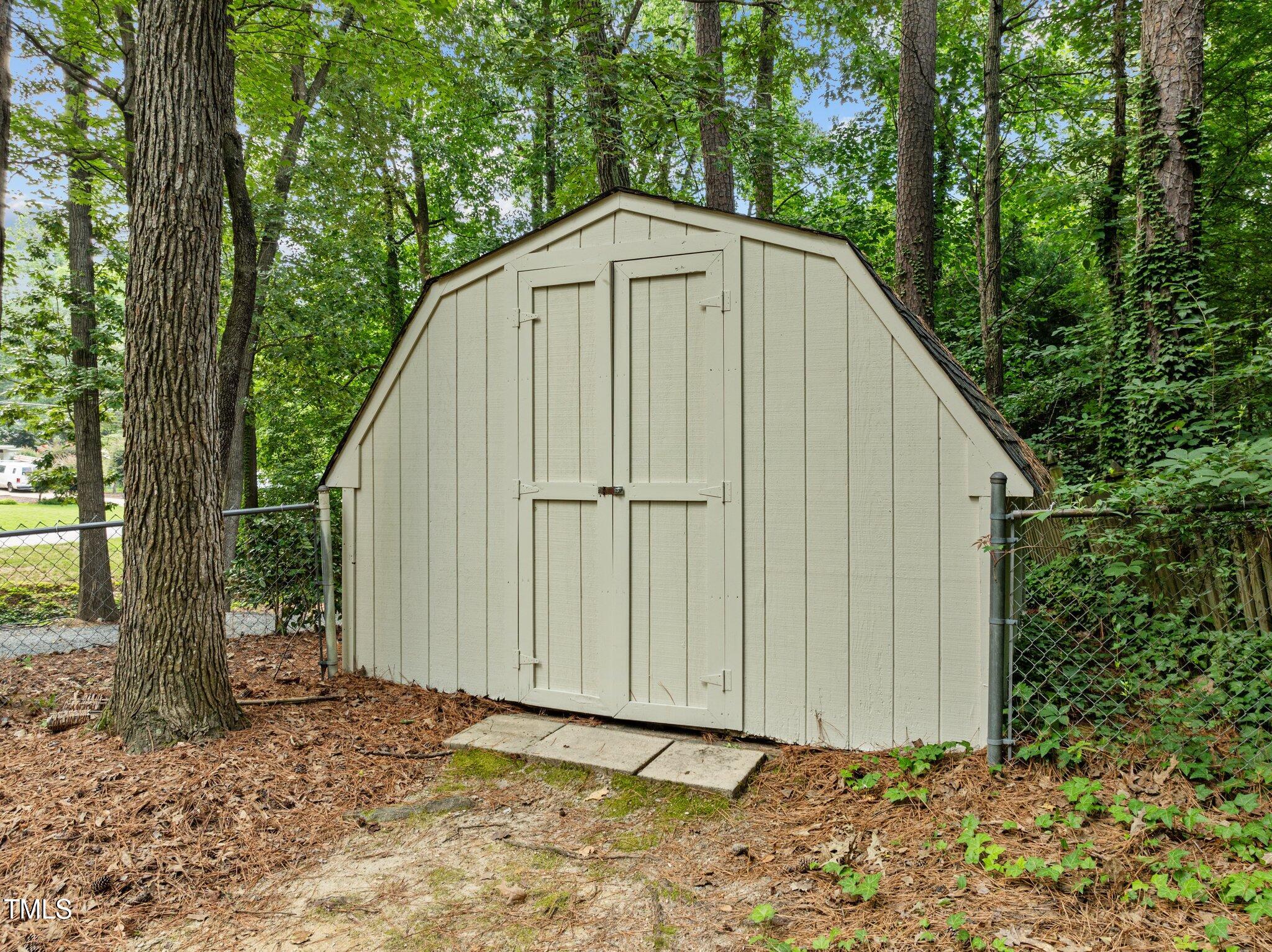 4113 Windsor Place Raleigh, NC 27609 - Photo 18 of 60 15-web-or-mls-DJI_0640