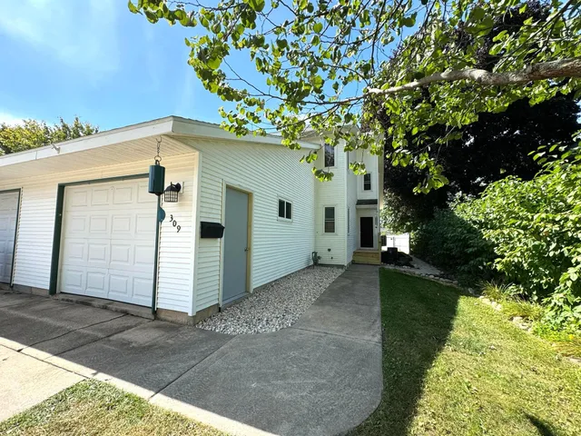 $249,900 | 309 Williams Street, Randolph, WI 53956