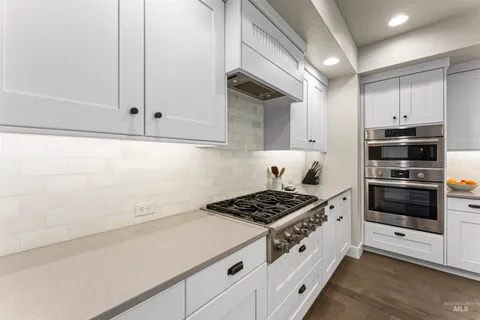 $710,000 | 4453 East Parkcenter Boulevard, Boise, ID 83716