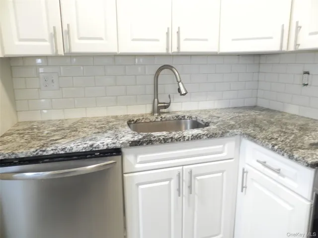 a close view of sink and tap