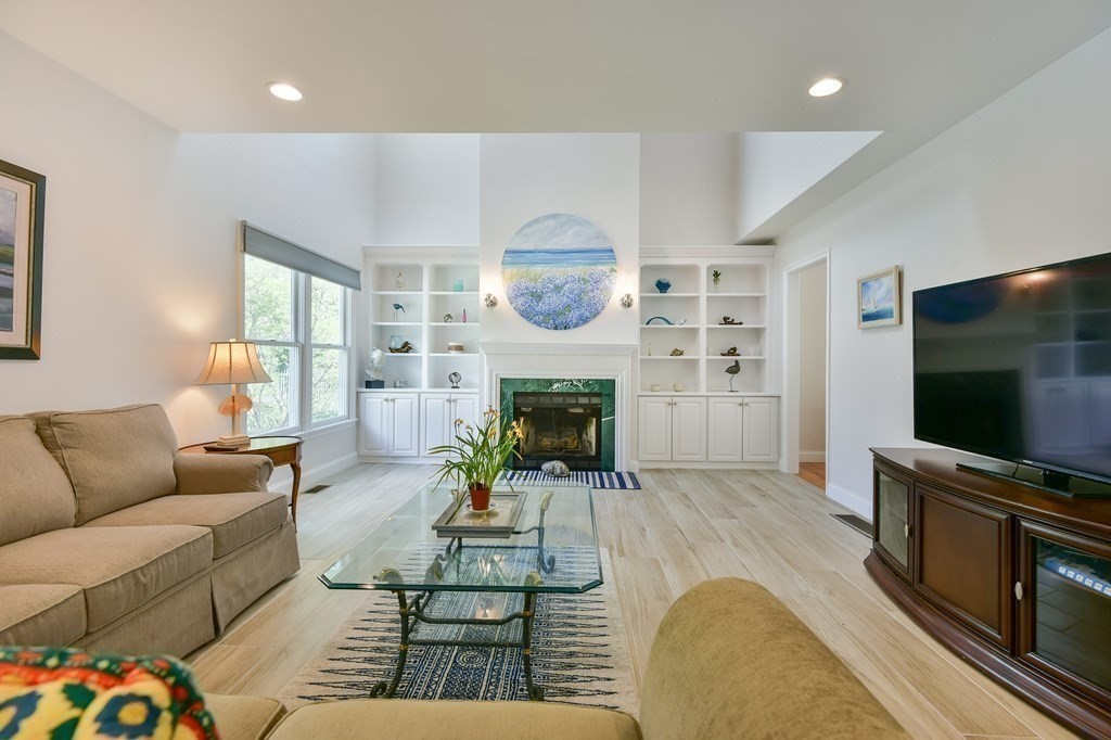 10 Old Farm Road Woburn, MA 01801 - Photo 13 of 32