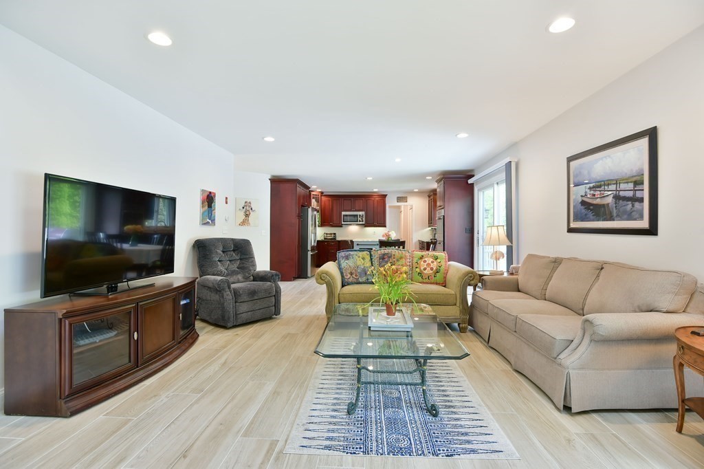 10 Old Farm Road Woburn, MA 01801 - Photo 15 of 32