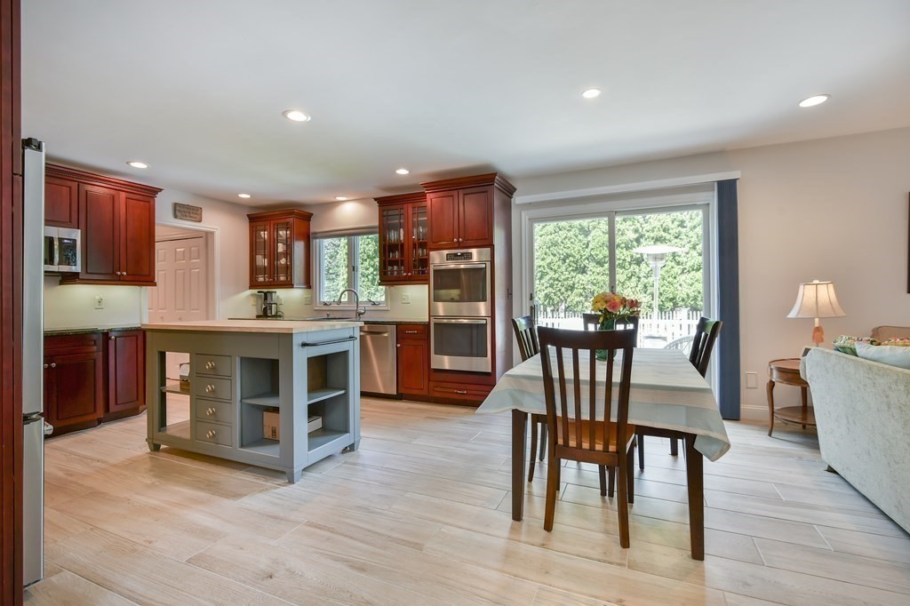 10 Old Farm Road Woburn, MA 01801 - Photo 16 of 32