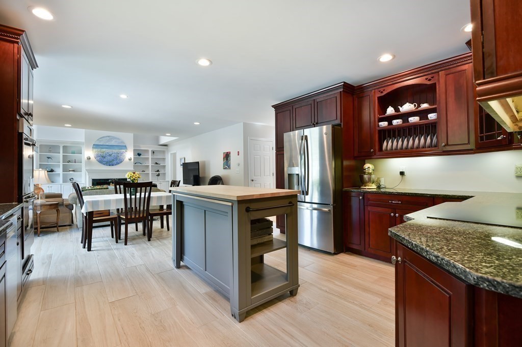 10 Old Farm Road Woburn, MA 01801 - Photo 18 of 32