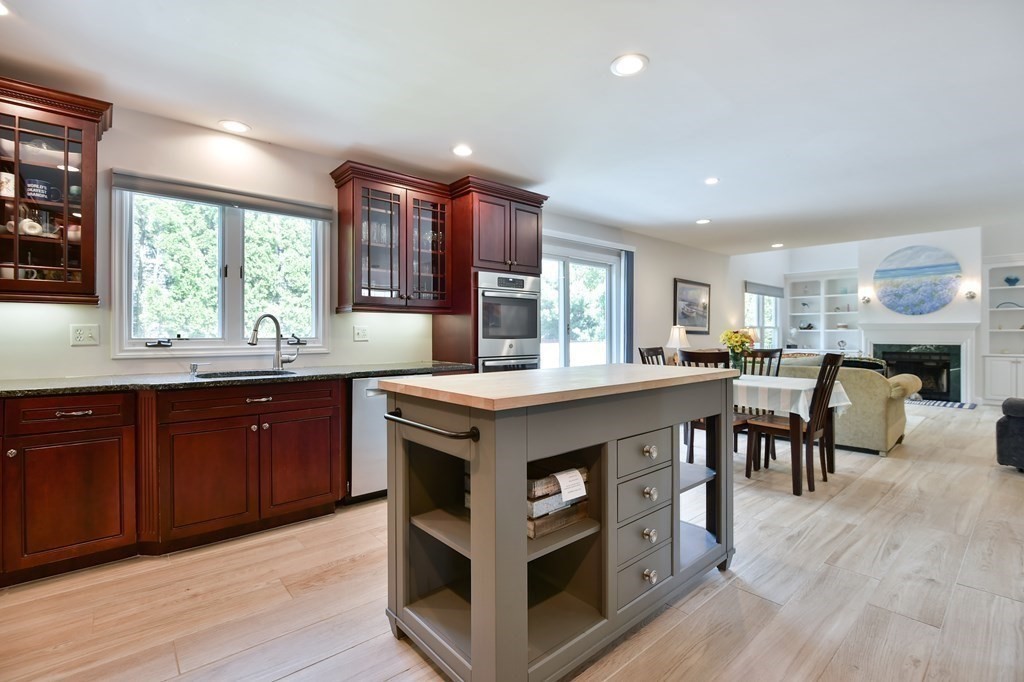 10 Old Farm Road Woburn, MA 01801 - Photo 19 of 32