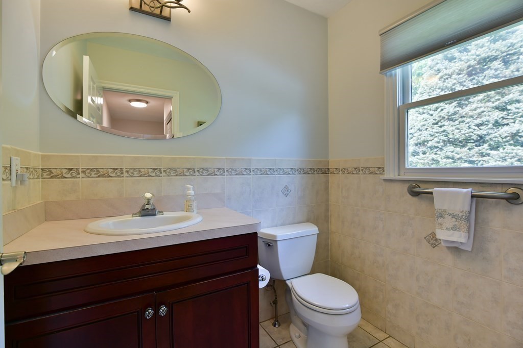 10 Old Farm Road Woburn, MA 01801 - Photo 21 of 32