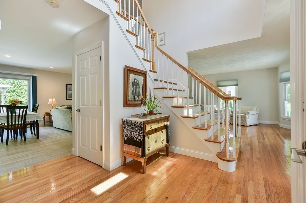 10 Old Farm Road Woburn, MA 01801 - Photo 6 of 32