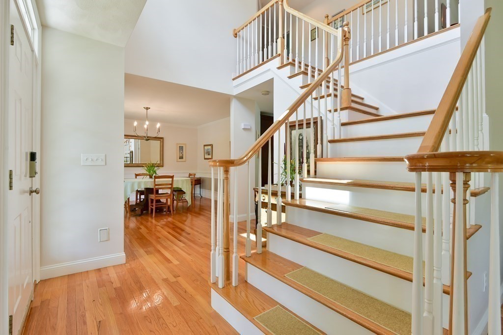 10 Old Farm Road Woburn, MA 01801 - Photo 7 of 32