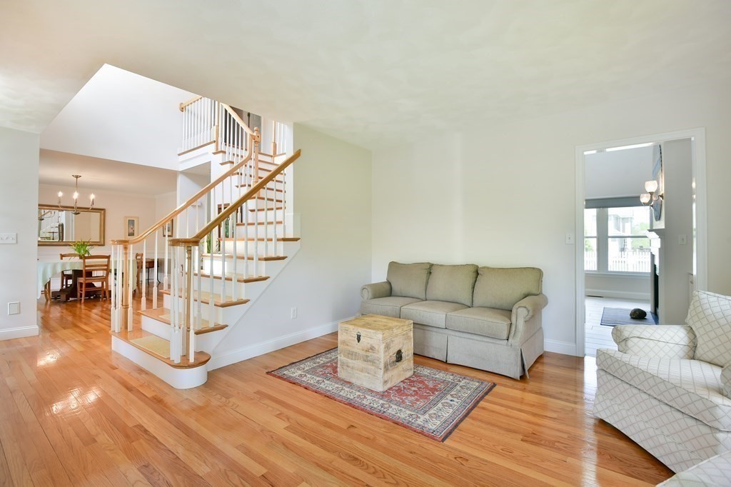 10 Old Farm Road Woburn, MA 01801 - Photo 8 of 32