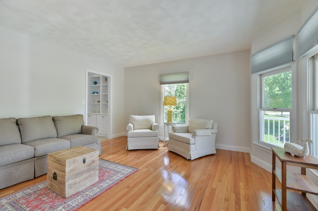 10 Old Farm Road Woburn, MA 01801 - Photo 9 of 32