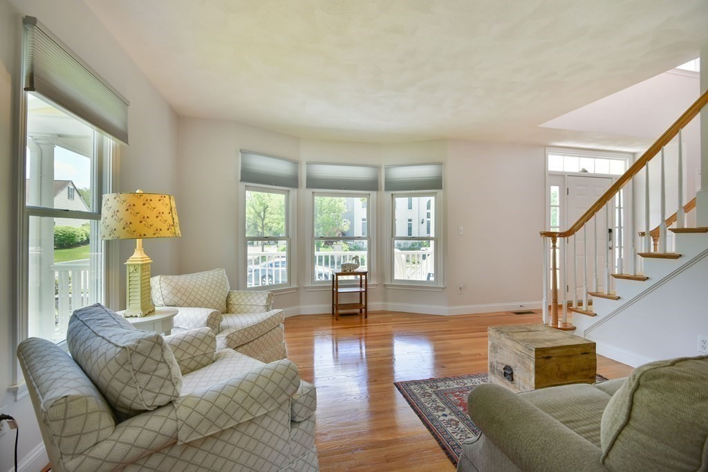 10 Old Farm Road Woburn, MA 01801 - Photo 10 of 32