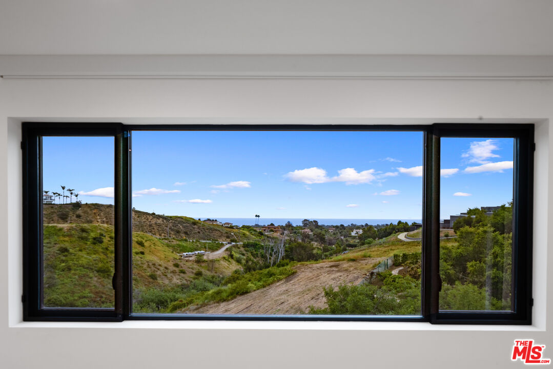 6242 Cavalleri Road Malibu, CA 90265 - Photo 9 of 20