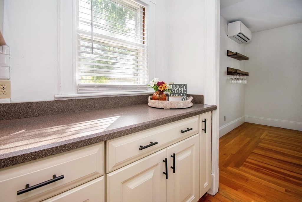 27 Castle Street Springfield, MA 01118 - Photo 15 of 40 Gallery Image 15