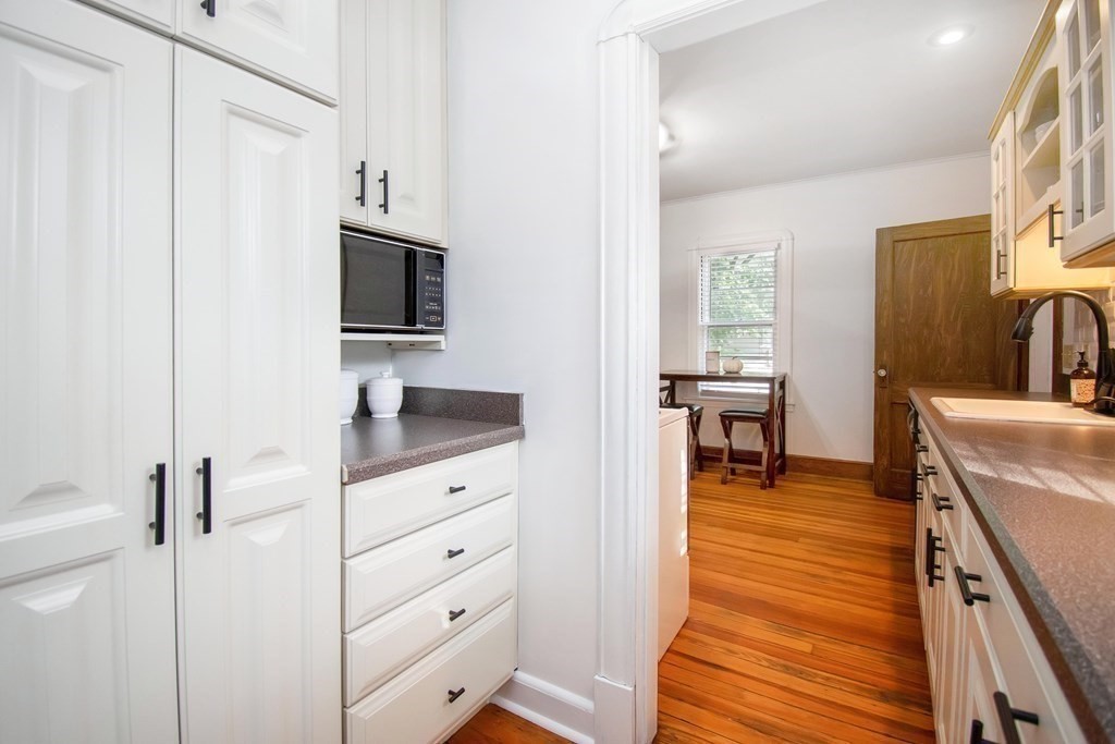 27 Castle Street Springfield, MA 01118 - Photo 16 of 40 Gallery Image 16