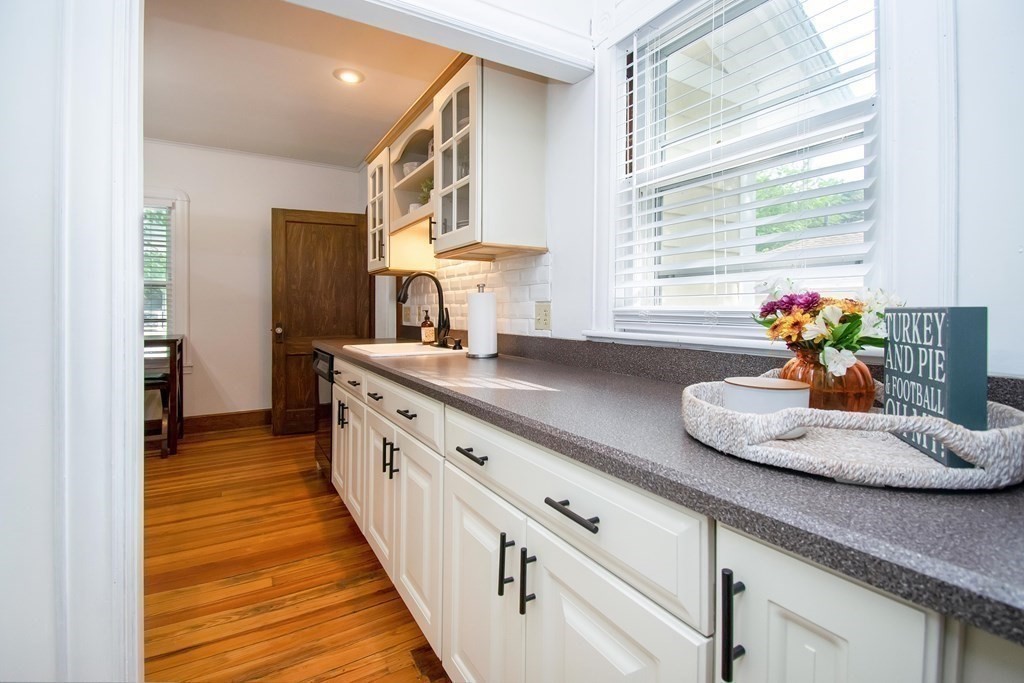 27 Castle Street Springfield, MA 01118 - Photo 17 of 40 Gallery Image 17