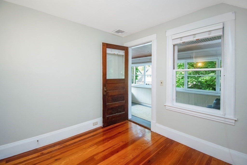 27 Castle Street Springfield, MA 01118 - Photo 26 of 40 Gallery Image 26