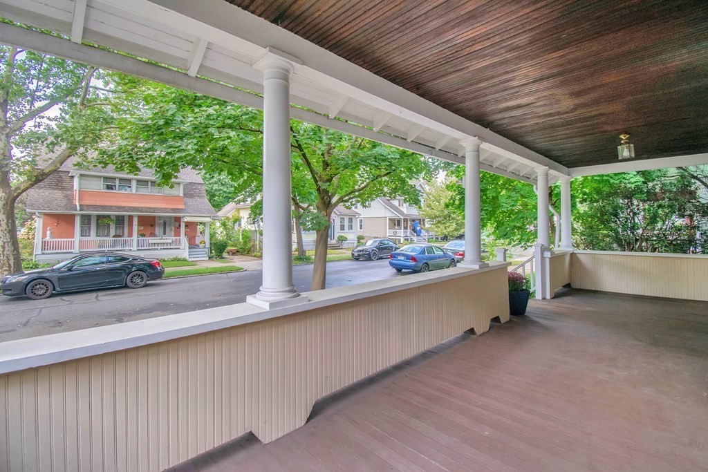 27 Castle Street Springfield, MA 01118 - Photo 5 of 40 Gallery Image 5