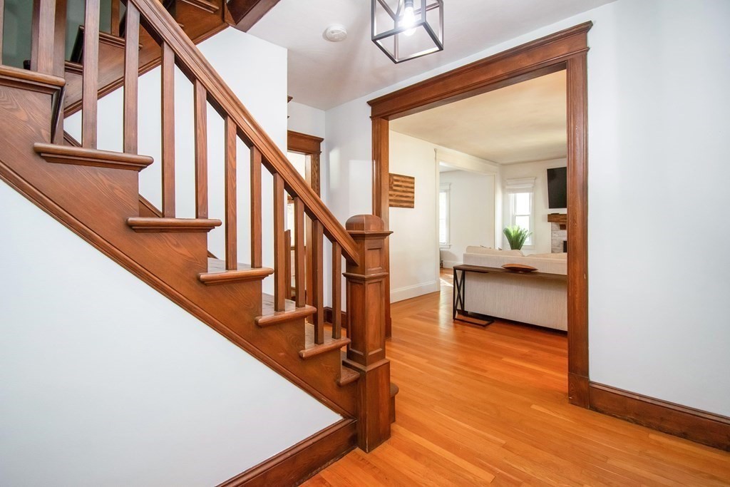 27 Castle Street Springfield, MA 01118 - Photo 7 of 40 Gallery Image 7