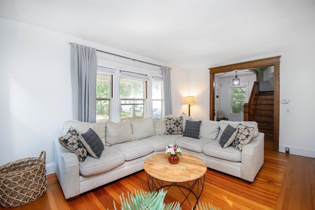 27 Castle Street Springfield, MA 01118 - Photo 10 of 40 Gallery Image 10