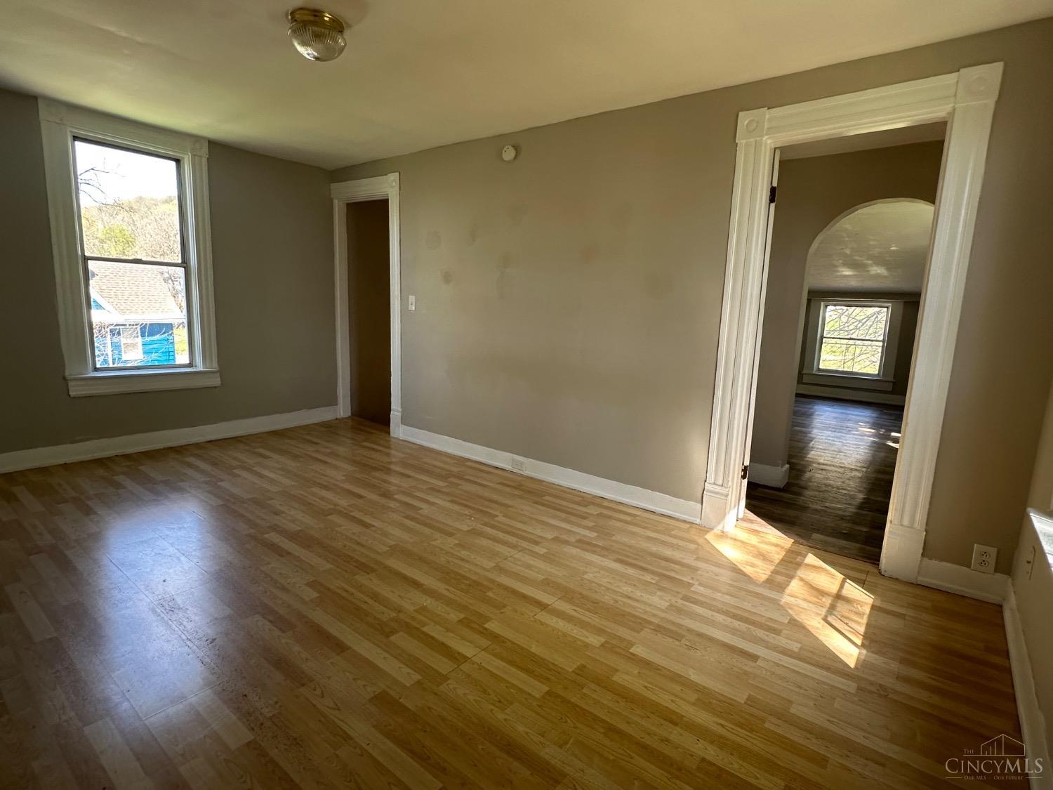 3151 River Road Cincinnati, OH 45204 - Photo 23 of 26 Upper unit (2 bedroom unit) second living room.