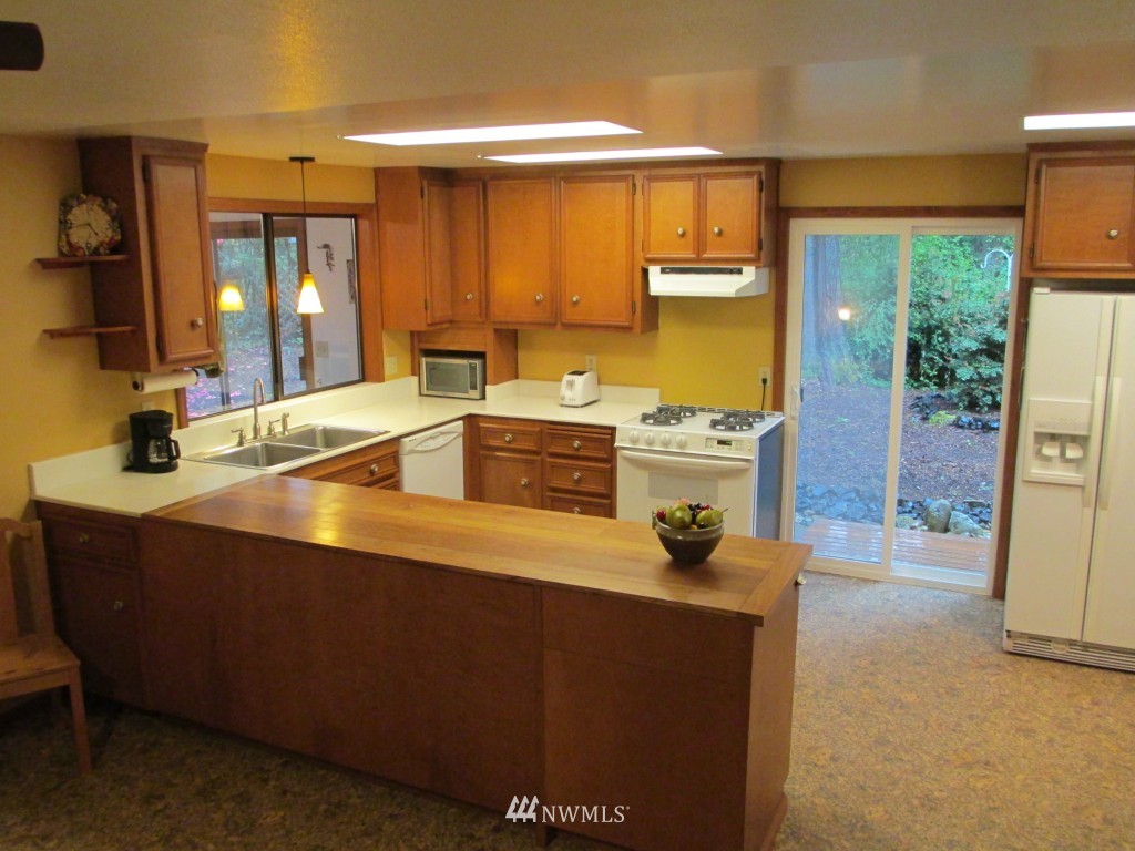2520 Walnut Road Northwest Olympia, WA 98502 - Photo 4 of 17 Gallery Image 4