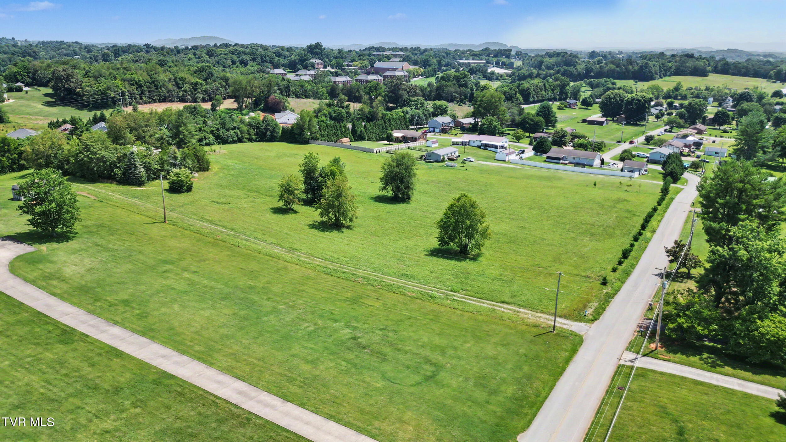 477 New Hope Road, Unit 58 Greeneville, TN 37745 - Photo 6 of 16 3_dji_0844