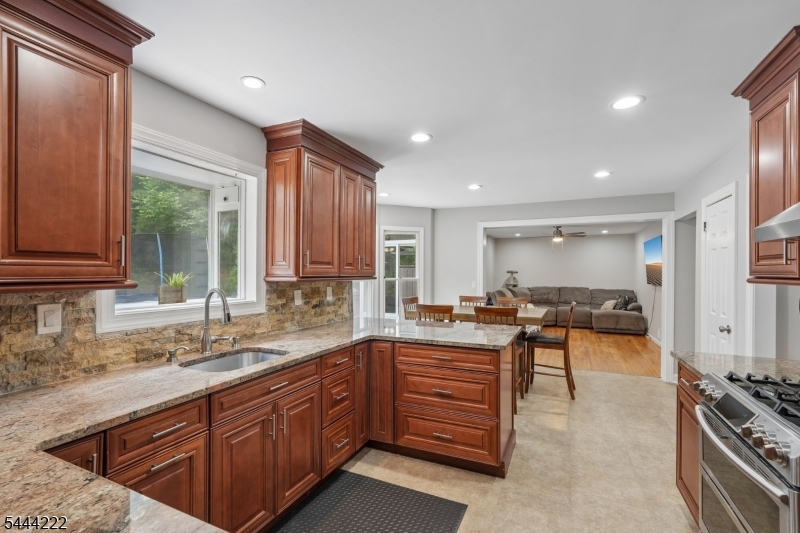 45 Fells Road Verona, NJ 07044 - Photo 13 of 43