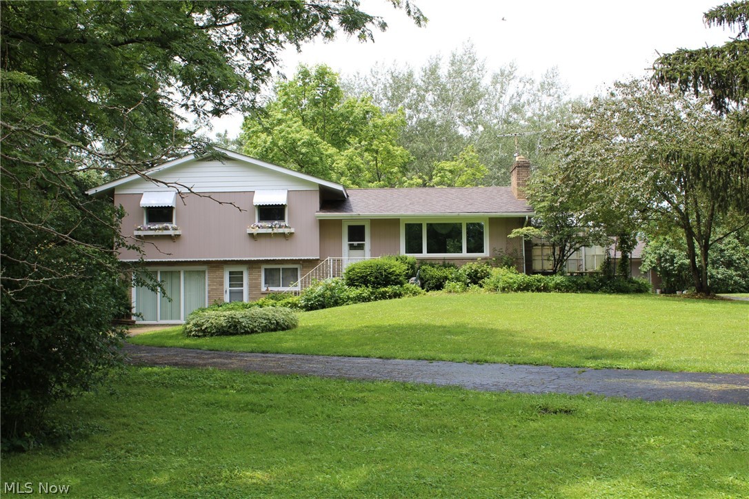 4490 Beach Road Medina, OH 44256 - Photo 1 of 35 Front of house