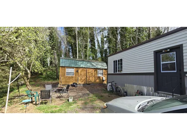 a view of outdoor space yard and patio