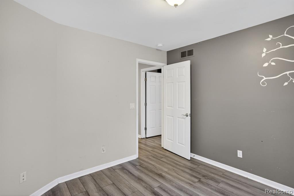 9055 Hegel Road Grand Blanc, MI 48439 - Photo 42 of 62