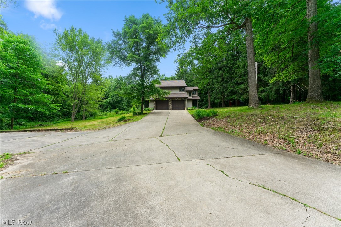 6881 Chestnut-Ridge Road Hubbard, OH 44425 - Photo 46 of 46 View of front of property with a garage