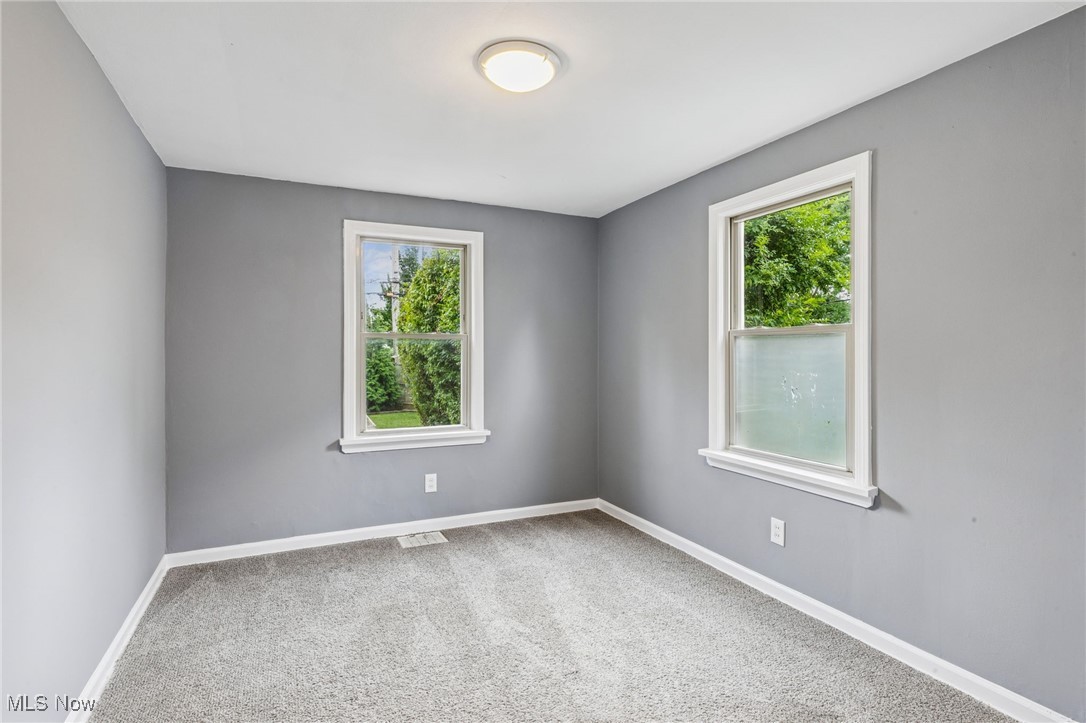 4202 Ellison Road South Euclid, OH 44121 - Photo 9 of 25