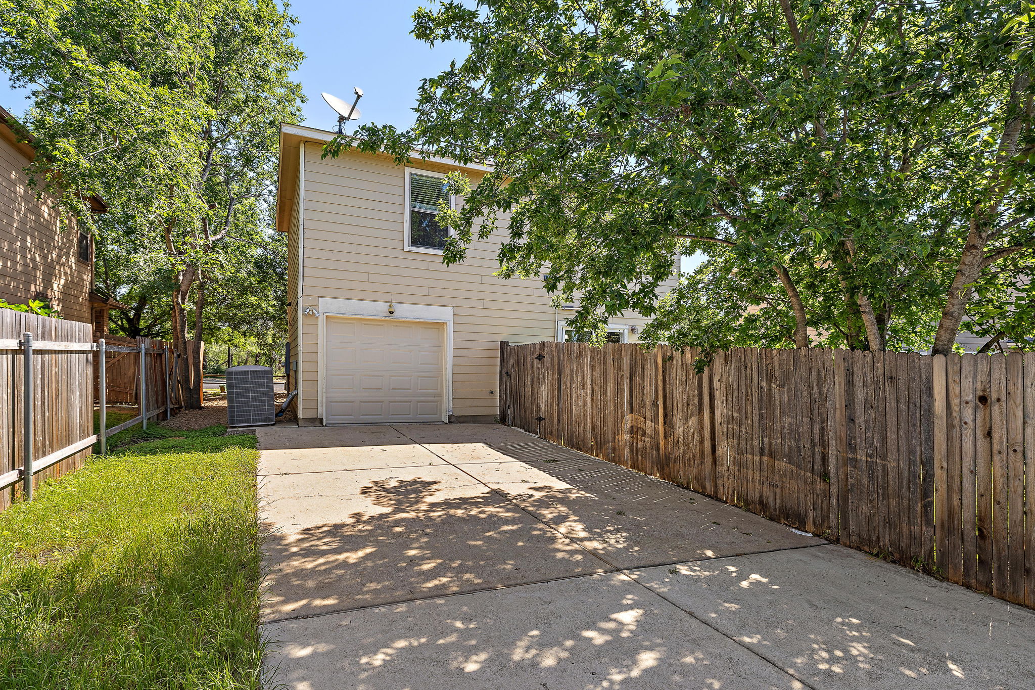 5705 Viewpoint Drive Austin, TX 78744 - Photo 26 of 30