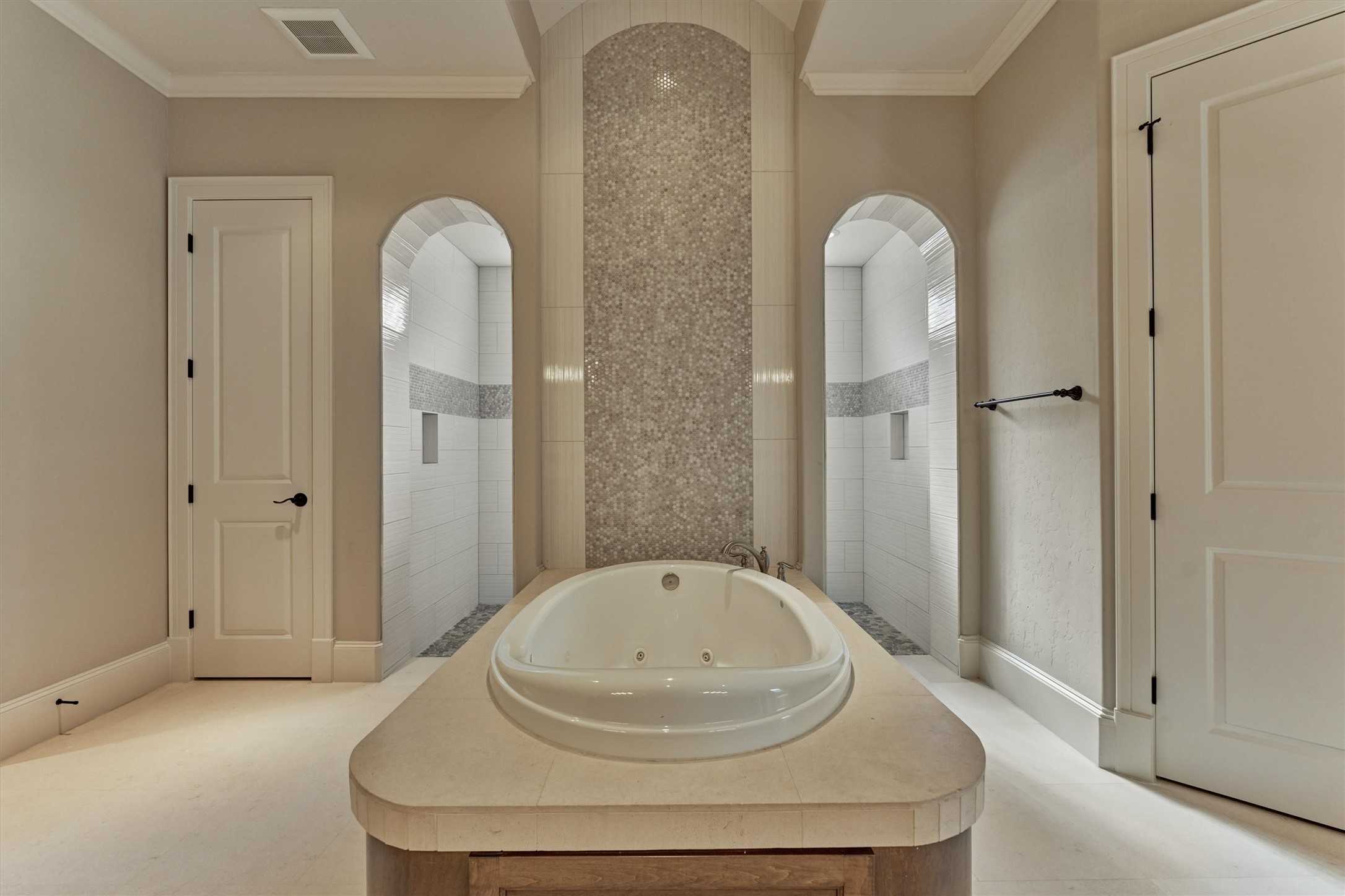 25 Post Shadow Estate Drive Spring, TX 77389 - Photo 24 of 49 a view of bathroom with dual sinks
