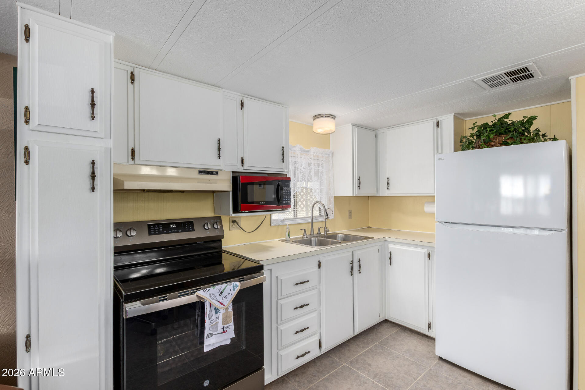 44 South Hawes Road, Unit B26 Mesa, AZ 85208 - Photo 8 of 32 14 - Hawes