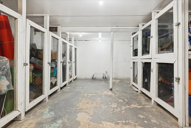 $168,000 | 501 Carlysle Drive, Unit 7, Clarendon Hills, IL 60514