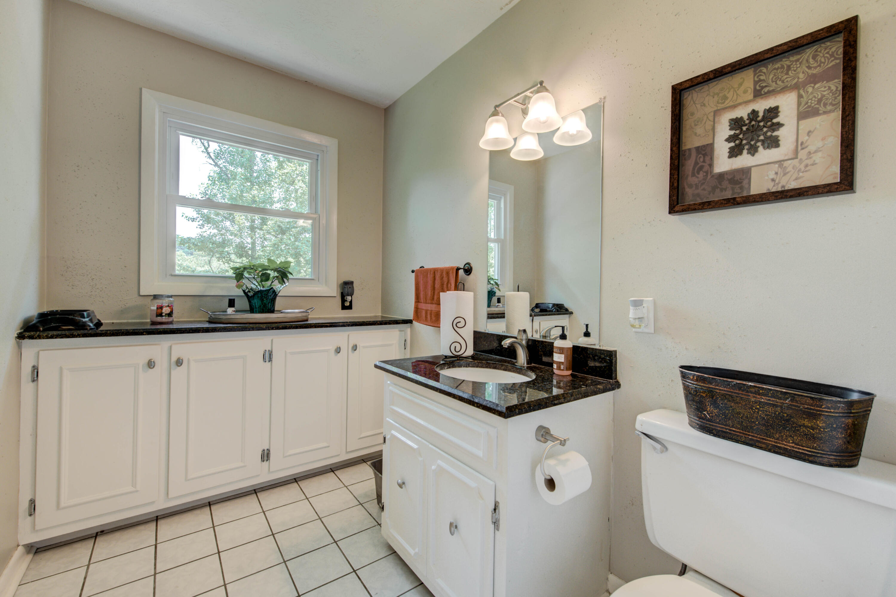 115 Greystone Drive Oak Ridge, TN 37830 - Photo 14 of 40 Half Bathroom