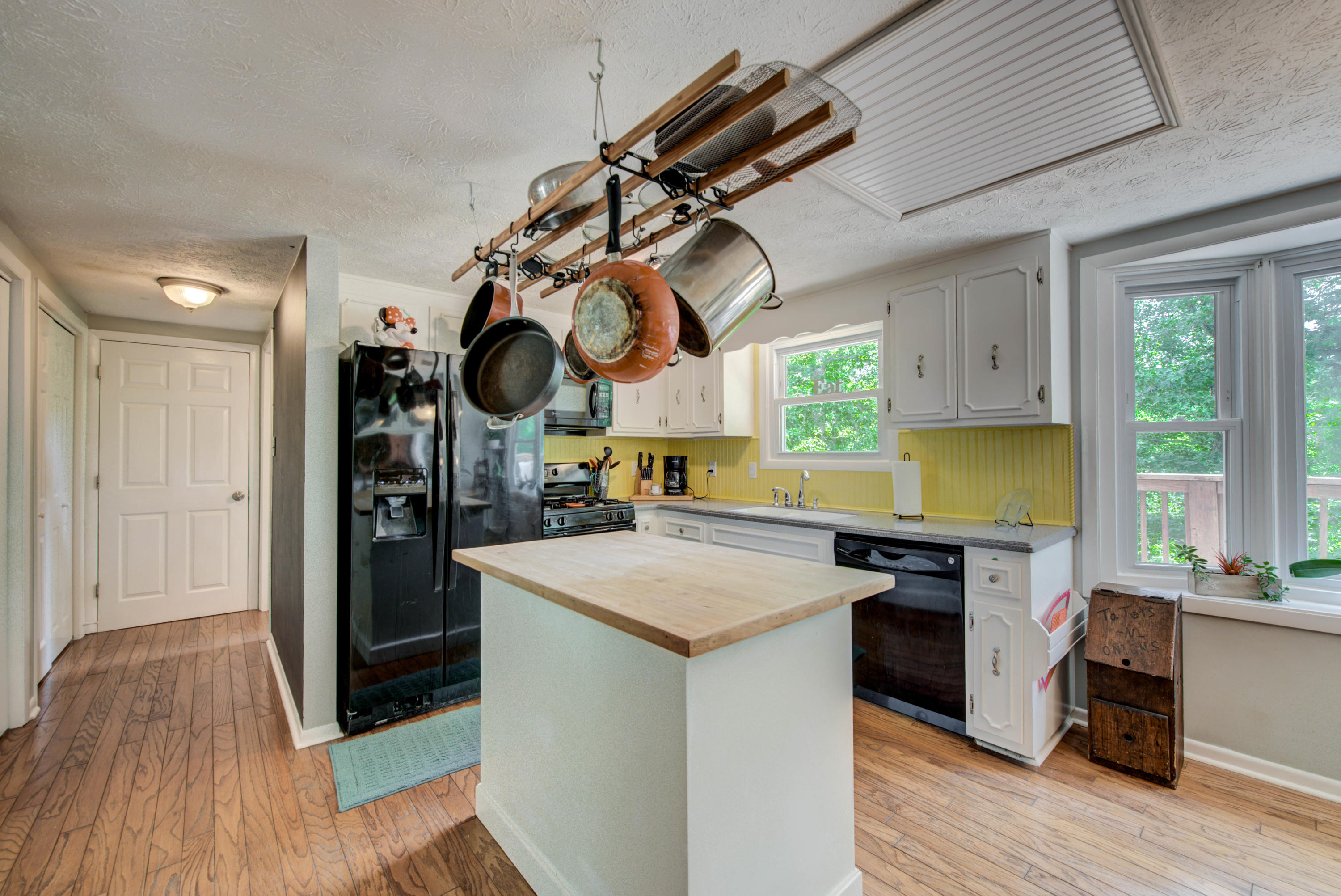 115 Greystone Drive Oak Ridge, TN 37830 - Photo 10 of 40 Kitchen Windows