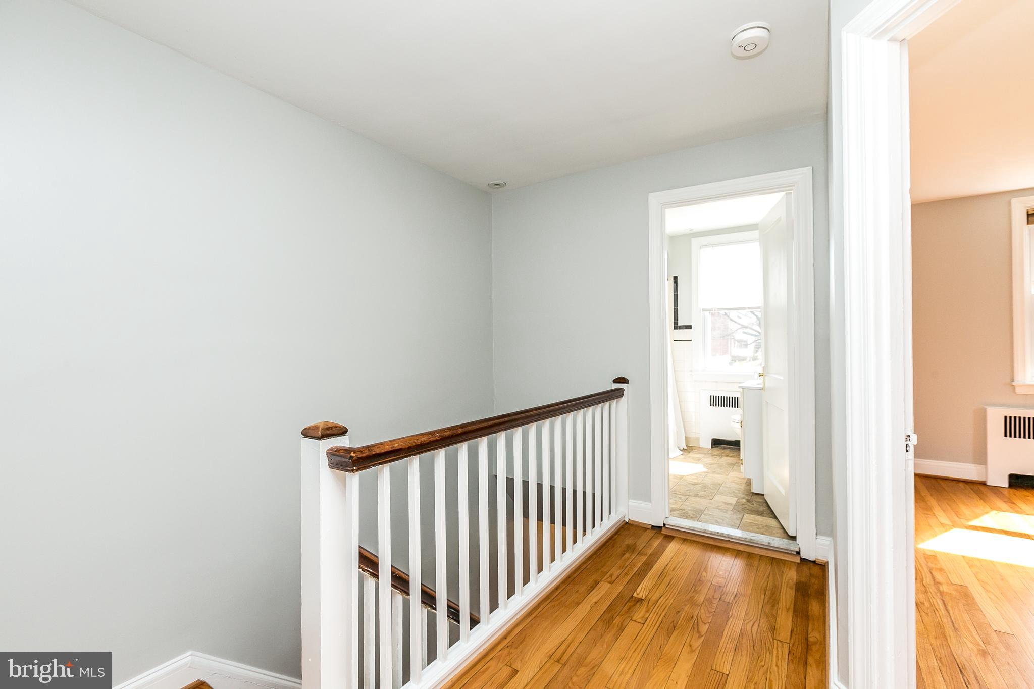 1000 Andover Road Baltimore, MD 21218 - Photo 11 of 31 Upstairs hallway