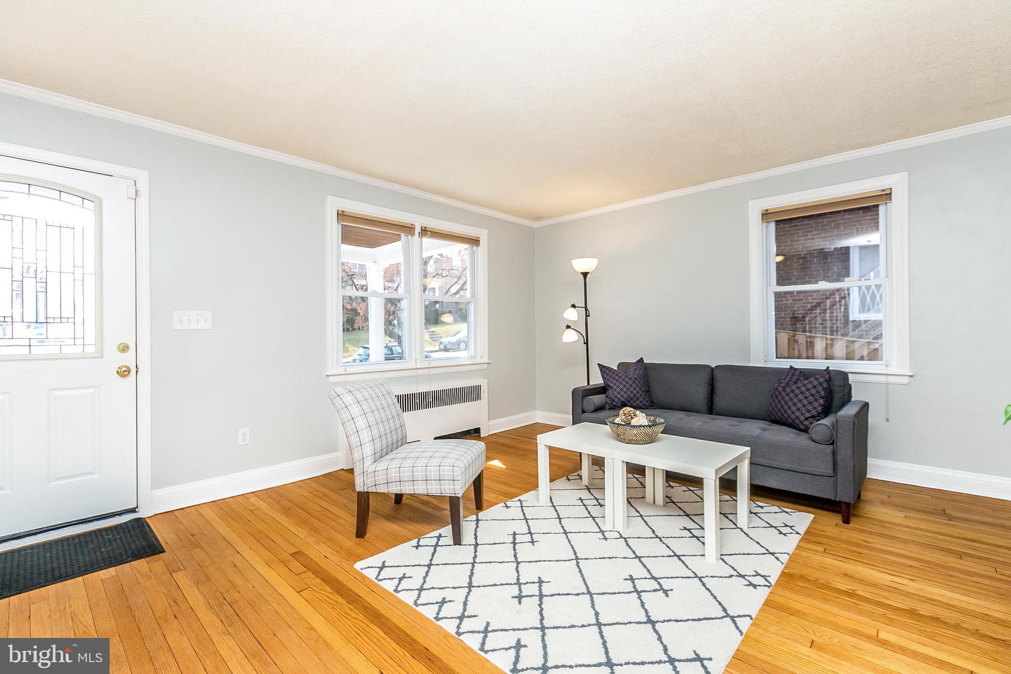 1000 Andover Road Baltimore, MD 21218 - Photo 3 of 31 Living room