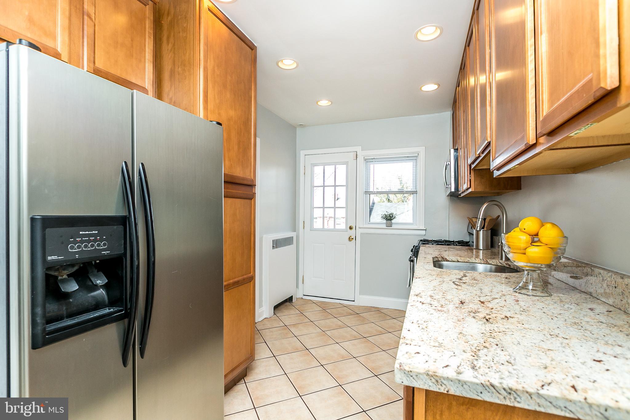 1000 Andover Road Baltimore, MD 21218 - Photo 8 of 31 Kitchen with granite and SS