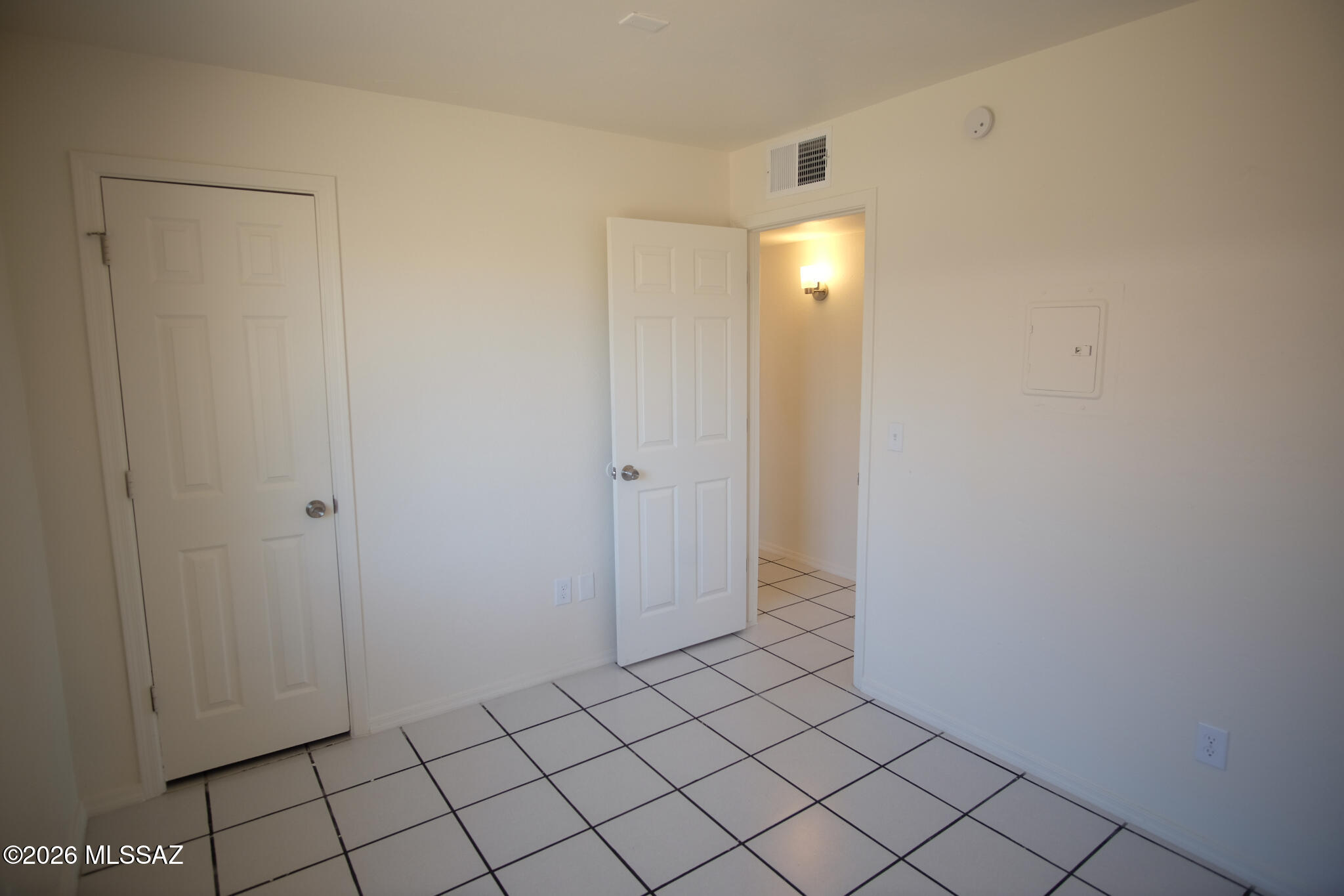 345 East Delta Road Tucson, AZ 85706 - Photo 22 of 45 a view of an empty room