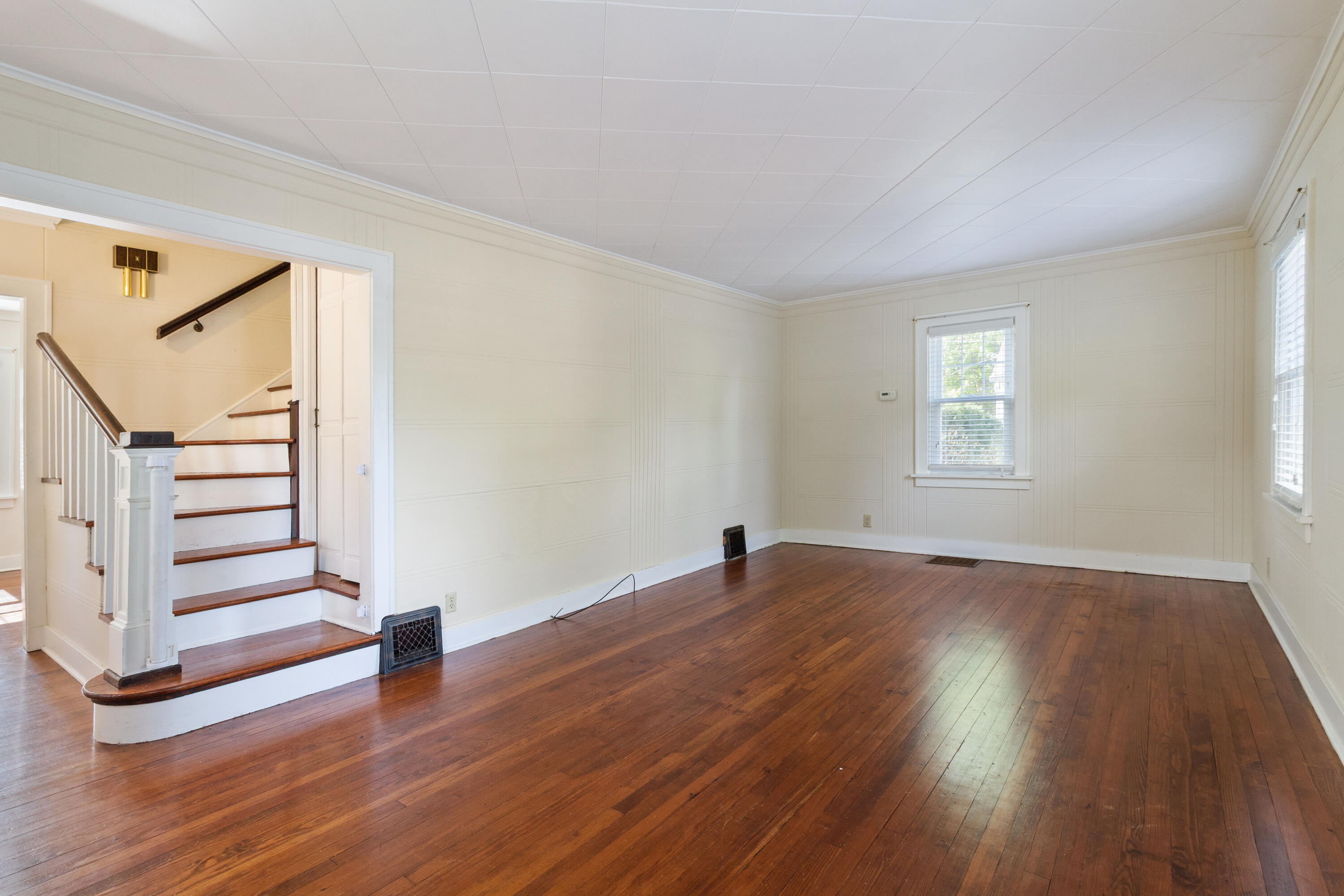 269 Maxwell Street Crown Point, IN 46307 - Photo 2 of 25 3000x2000