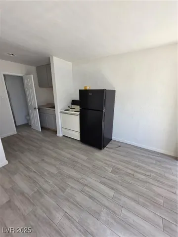 $810 | 239 West New York Avenue, Unit 4, Las Vegas, NV 89102