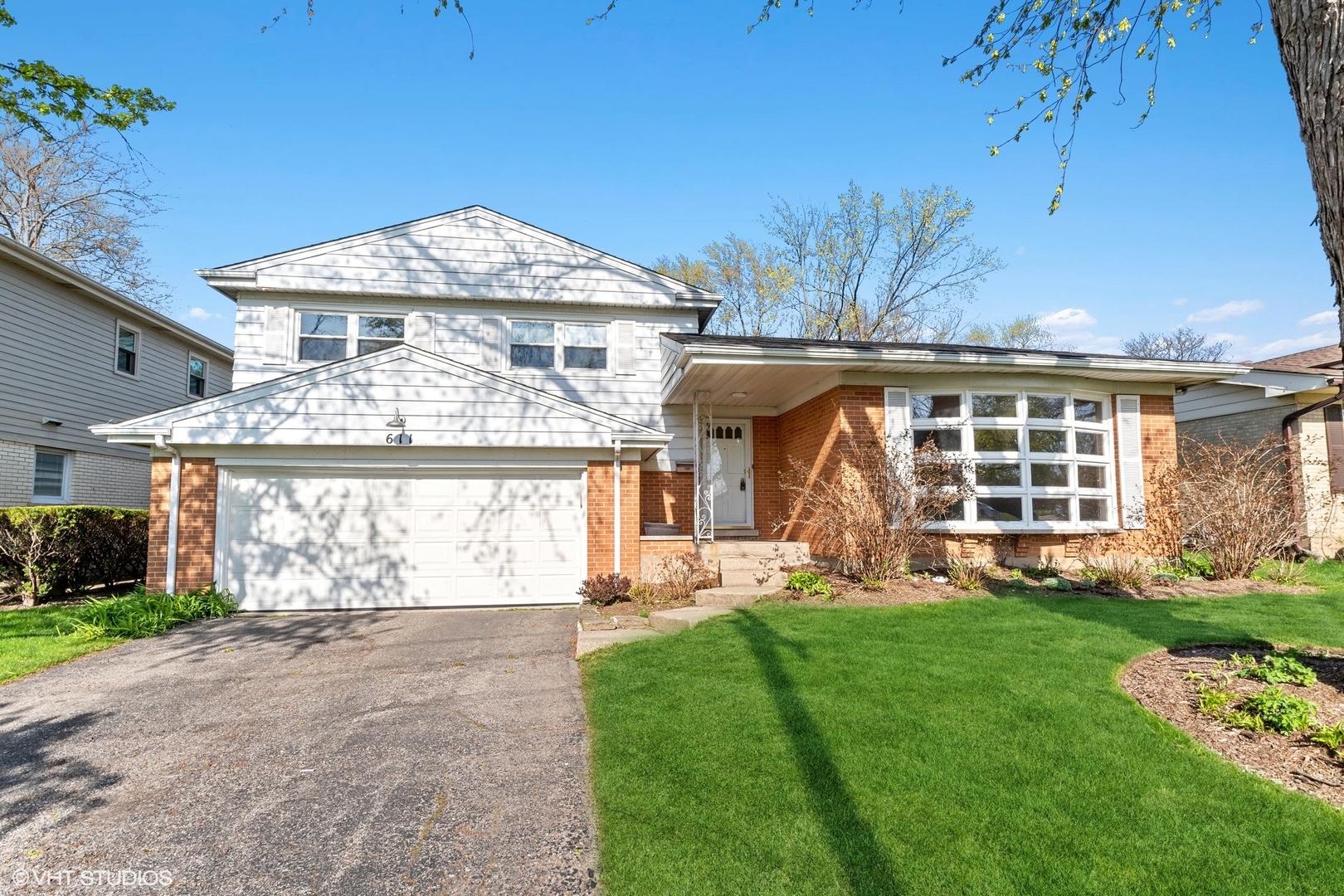611 Ridge Road Highland Park, IL 60035 - Photo 1 of 32