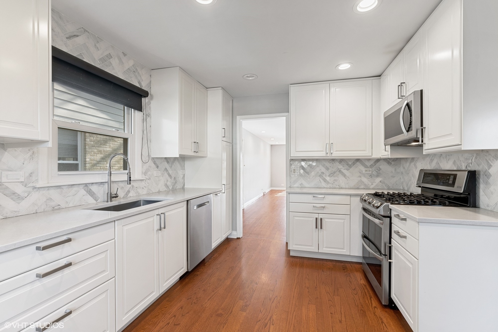 611 Ridge Road Highland Park, IL 60035 - Photo 4 of 32