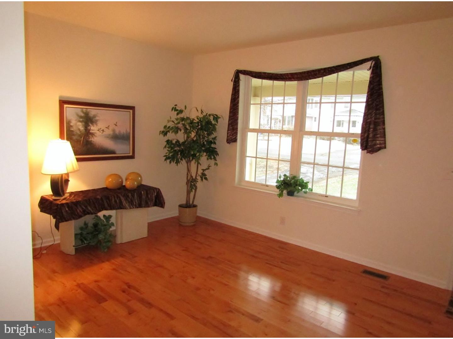 125 Manor Road Hatboro, PA 19040 - Photo 5 of 19 Gallery Image 5